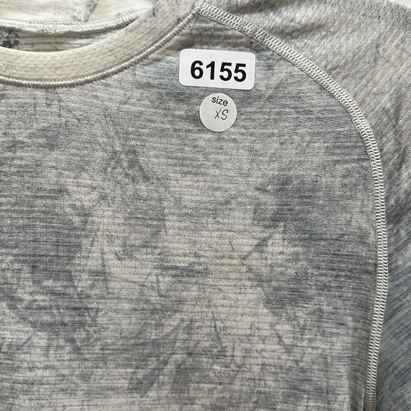(6155) LULULEMON MENS Metal Vent Tech Long Sleeve *Chalk Wash Sz XS *LOVED EUC - Picture 7 of 9